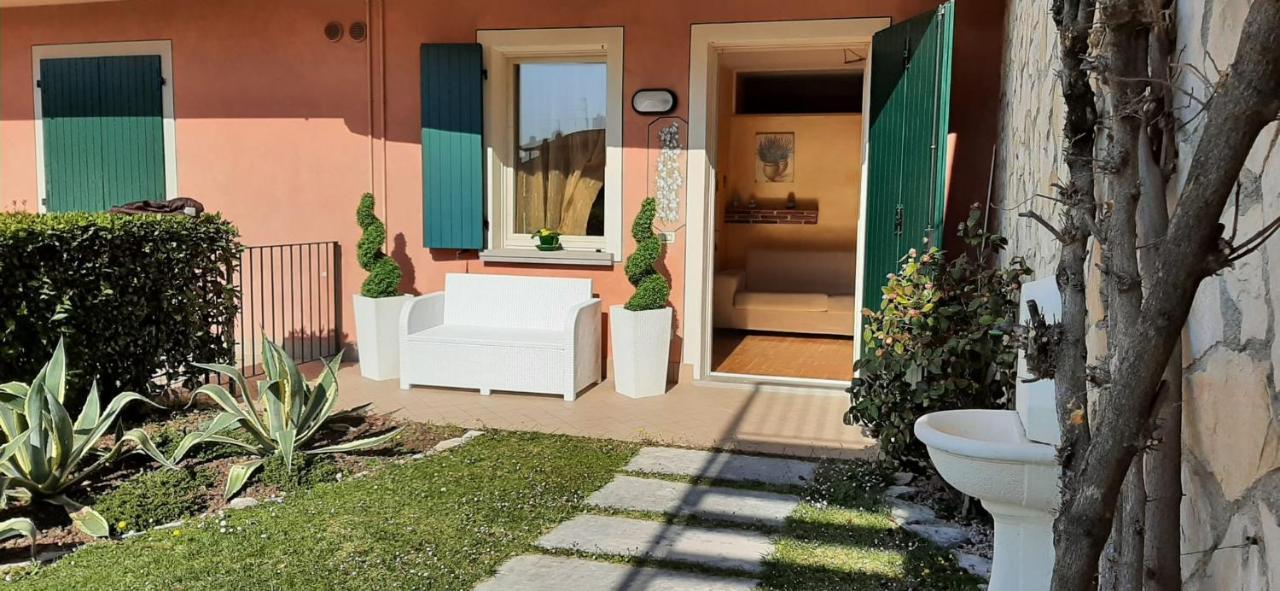 Holiday House Sole Saló Exterior foto